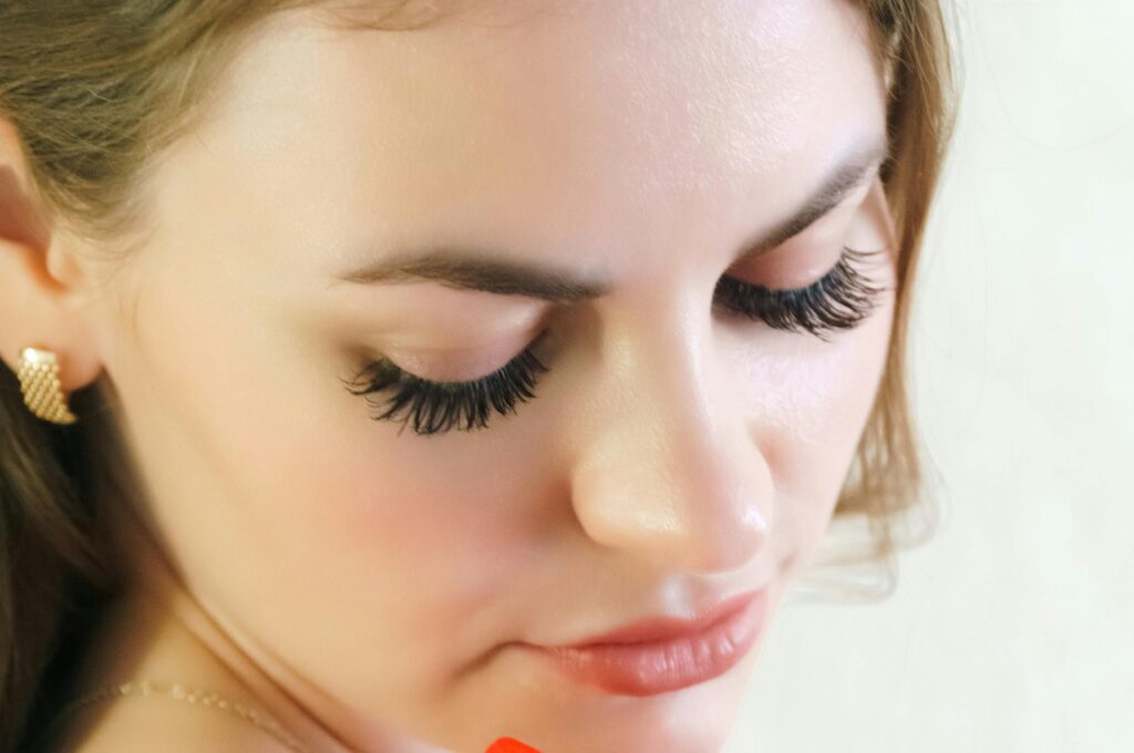 Recommended DIY Eyelash Extension Kits for Salon-Quality Lashes at Home