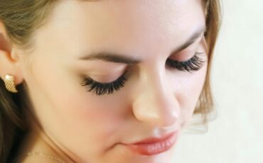 Recommended DIY Eyelash Extension Kits for Salon-Quality Lashes at Home